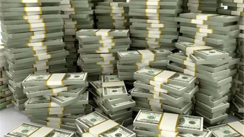 سعر الدولار مقابل الجنيه المصري في البنوك منتصف تعاملات اليوم