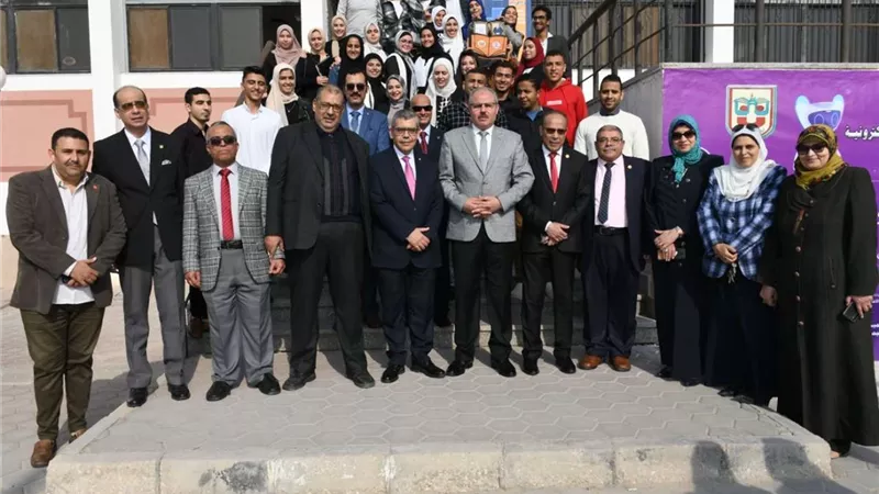رئيس جامعة قناة السويس يشهد افتتاح المكتبة الرقمية وقاعة مجلس كلية التربية