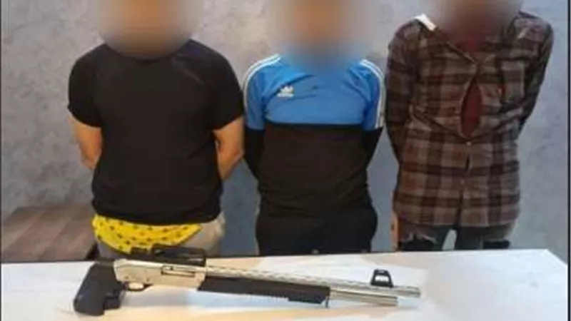 القبض على 3 أشخاص لخطفهم سائق واصابته بطلق ناري.. والسر في المخدرات | تفاصيل