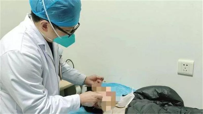 مشجع صيني  يصاب بالشلل بسبب كأس العالم .. تفاصيل