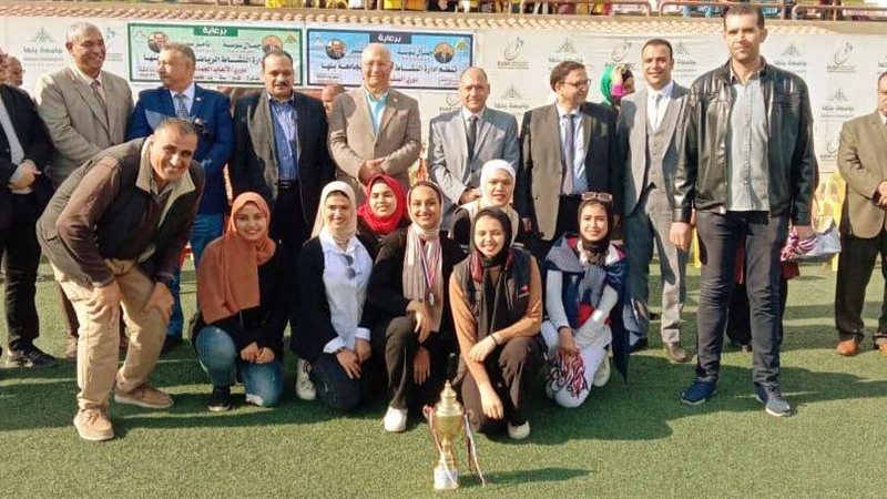 طلاب جامعة بنها