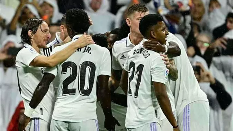 لماذا أعلن ريال مدريد التعاقد مع موهبة بالميراس في 2024 وليس في الميركاتو القادم؟