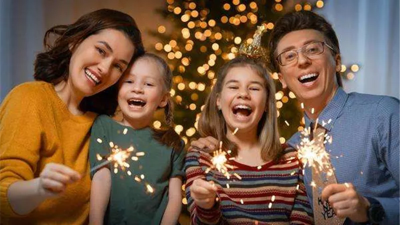 بأفكار جديدة.. إزاي تستعدي  مع أطفالك للاحتفال برأس السنة 2023 ؟