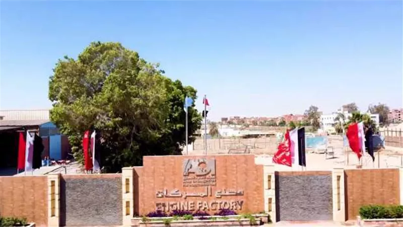 رئيس الوزراء يتفقد مصنع المحركات التابع للهيئة العربية للتصنيع
