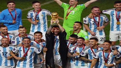 الصحف الفرنسية: الأرجنتين سرقت الكأس من فرنسا بـ خطأ تحكيمي