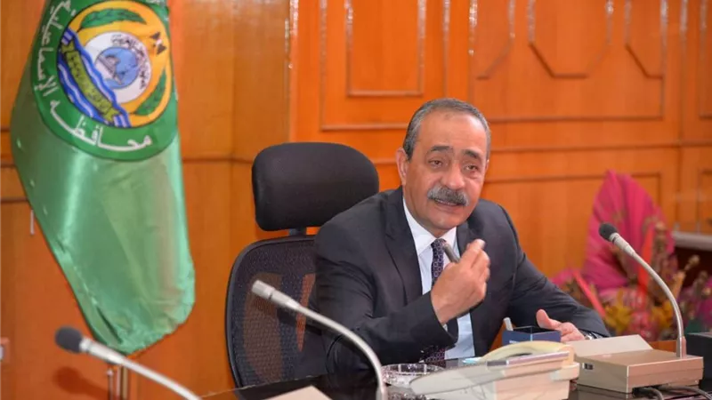 محافظ الإسماعيلية يوجه بتكثيف الحملات الرقابية على المحال والأسواق التجارية