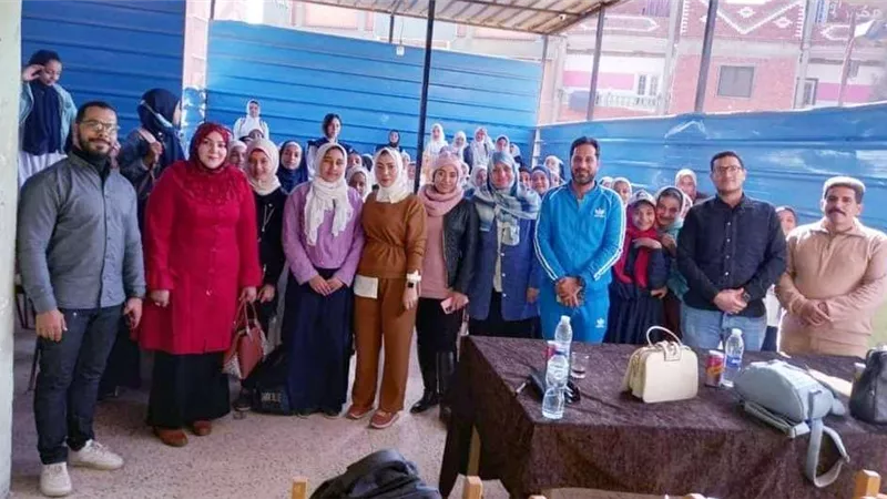 جامعة بنها تنظم قافلة توعوية عن المشروعات الصغيرة بمركز قليوب