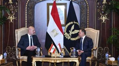 وزير الداخلية يستقبل نظيره اللبناني لتعزيز التعاون الأمني بين البلدين