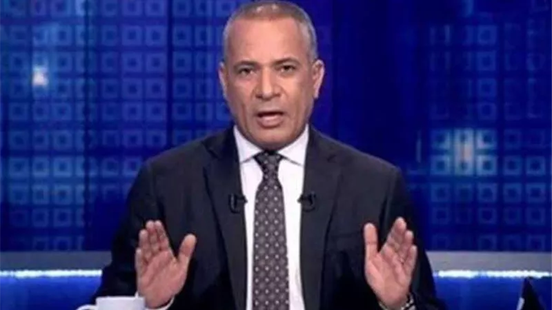 أحمد موسي ينفعل على الهواء بسبب شائعات بيع وتأجير قناة السويس .. فيديو