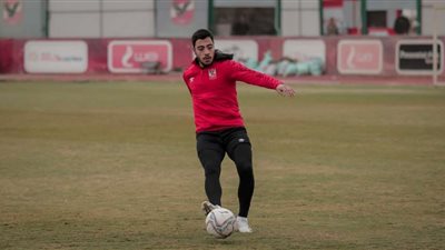 بعد إصابته.. الجهاز الفني للأهلي يقرر رفع اسم أكرم توفيق من قائمة الفريق