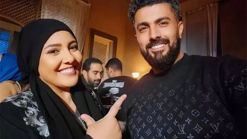 محمد سامي ينشر صورة برفقة مي كساب من كواليس مسلسل العمدة