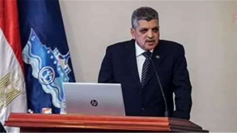أسامة ربيع: قناة السويس حققت عائدات وصلت لـ 8 مليارات دولار عام 2022