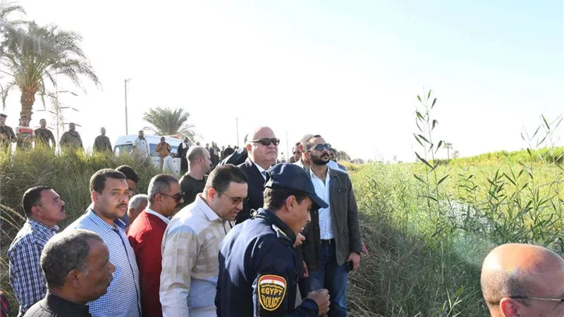 إصابة 18 عاملا بحادث انقلاب ميني باص بالدقهلية