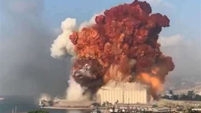 تجدد الحريق مرة اخرى في مرفأ بيروت