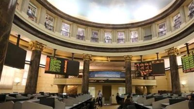 البورصة تواصل تراجعها بمنتصف التعاملات بضغوط مبيعات محلية وعربية
