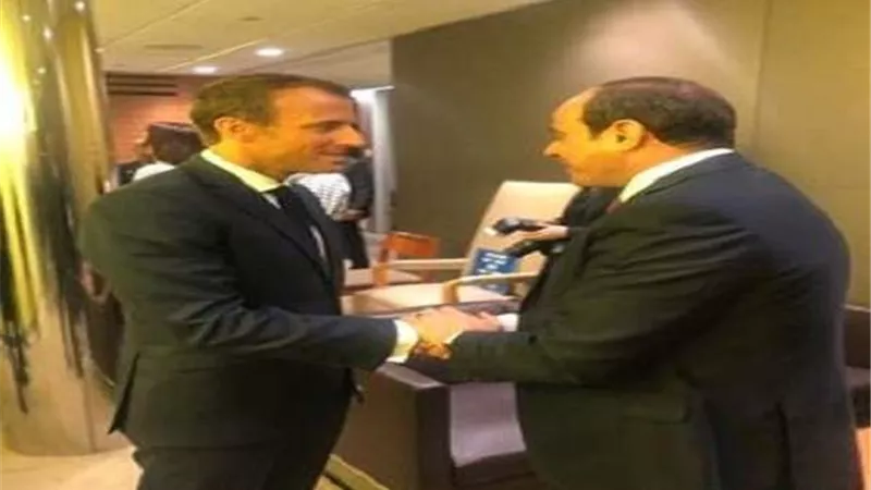 السيسي يجري مباحثات هاتفية مع ماكرون بشأن آخر التطورات الإقليمية