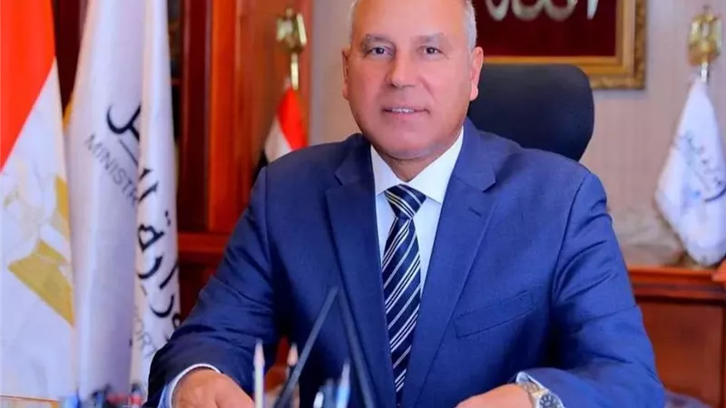 كامل الوزير: بيع التذاكر بالدولار مش عيب هو أنا باخدها بتاجر فيها