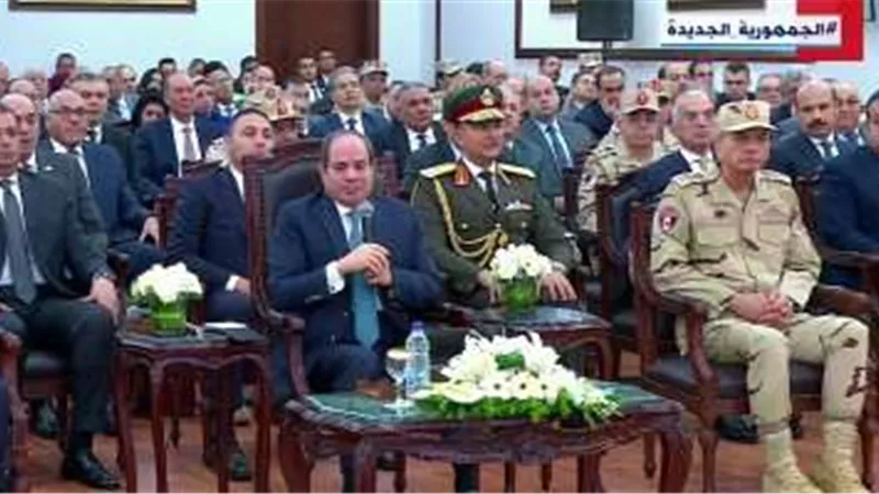 السيسي: «ارجو وإحنا بنعلن ده.. إننا نكون موجودين وقت إطلاق القوافل والإفراج عنها»