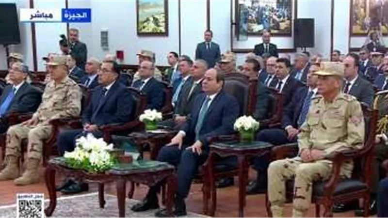السيسي: المسار اللى بنتكلم فيه لرجال الأعمال لما قولت الرخصة الذهبية كان أوفر للوقت