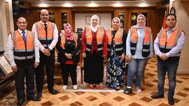 وزيرة التضامن تستعرض تقريرًا عن جهود فريق التدخل السريع خلال عام 2022