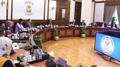 رئيس الوزراء: الرئيس السيسي وجه بتعديل شرط سن المتقدم بمسابقات التعليم لـ40 عاما
