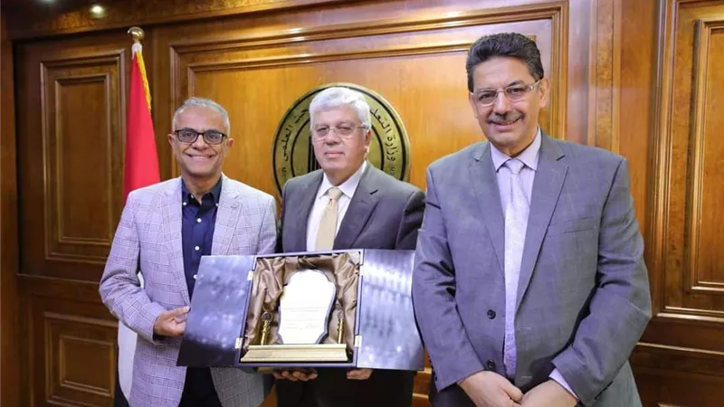 وزير التعليم العالي يستقبل وفد رابطة العلماء المصريين في أمريكا الشمالية وكندا