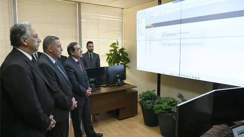 وزير البترول يدشن غرفة التحكم والمتابعة الآلية لمنظومة التكرير والتصنيع
