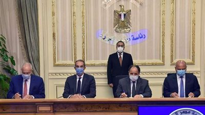 رئيس الوزراء يشهد توقيع  لتبسيط إجراءات الإفراج الجمركي عن البضائع بالموانئ