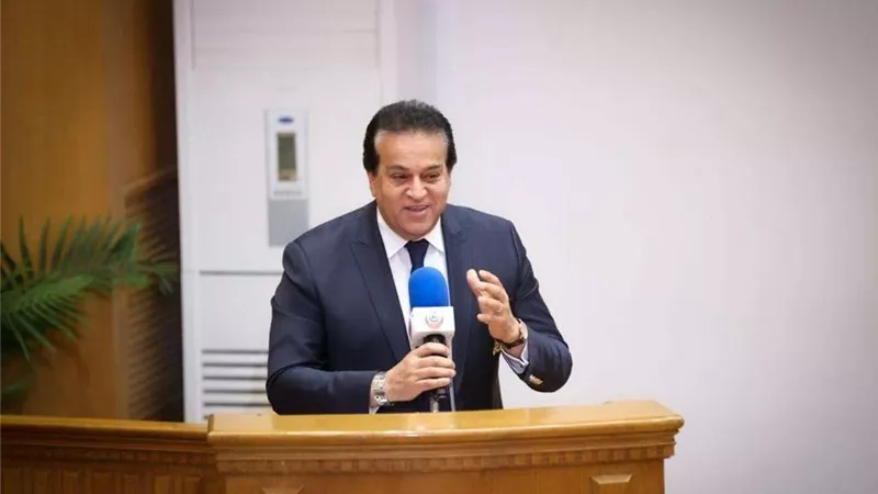 «عبدالغفار» يُكرم الفرق الطبية المشاركة بحملة التطعيمات المحدودة ضد شلل الأطفال بـ «القاهرة والجيزة»