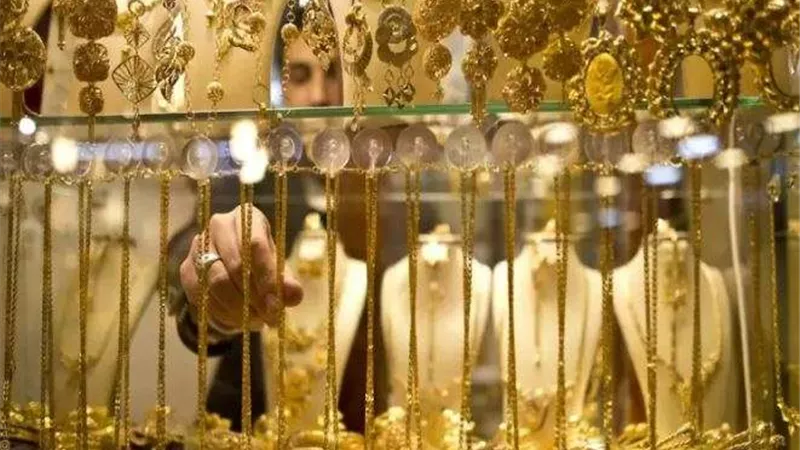رئيس الشعبة يفاجئ الجميع بقيمة الذهب الأيام القادمة