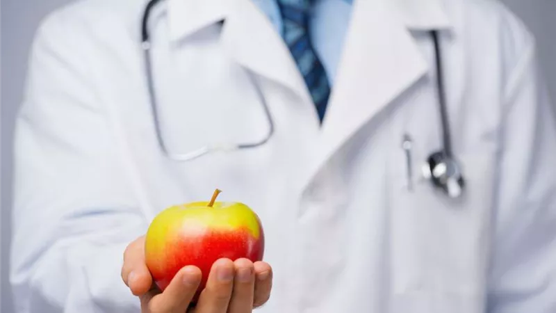 خطورة الإفراط في تناول ثمرة التفاح