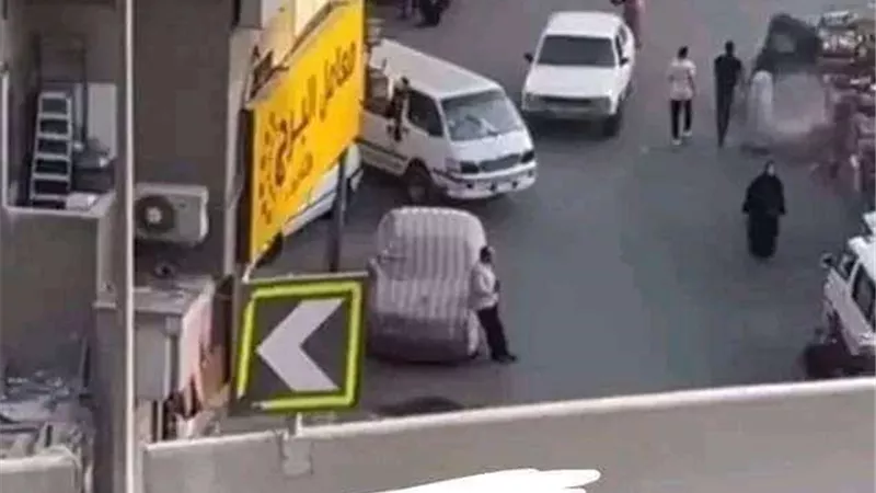 الداخلية.. القبض على الشاب والفتاة مرتكبي الفعل الفاضح بالطريق العام في الساحل