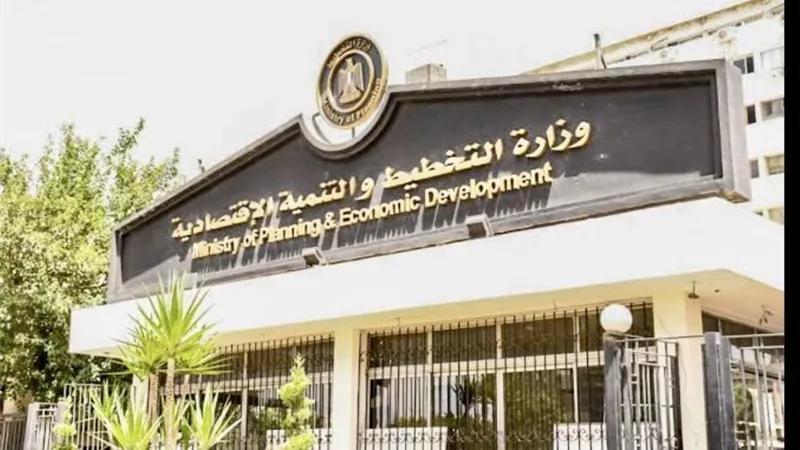 بالانفوجراف حصاد 2022 .. إطلاق المبادرة الوطنية للمشروعات الخضراء الذكية