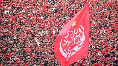الوداد المغربي يفاوض مدرب الأهلي السابق لقيادة الفريق