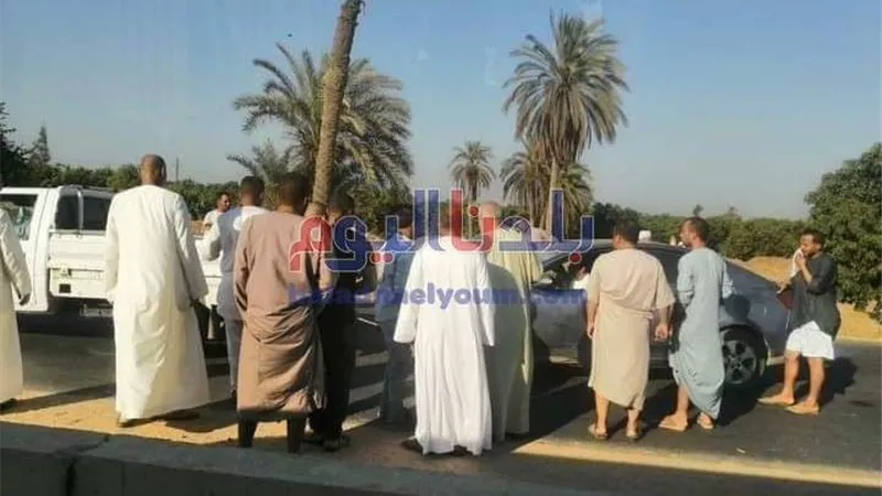 مصرع شاب وإصابة آخر فى تصادم سيارة ودراجة بخارية بالشرقية