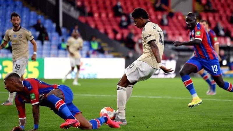 بث مباشر.. مباراة مانشستر يونايتد وكريستال بالاس في الدوري الإنجليزي