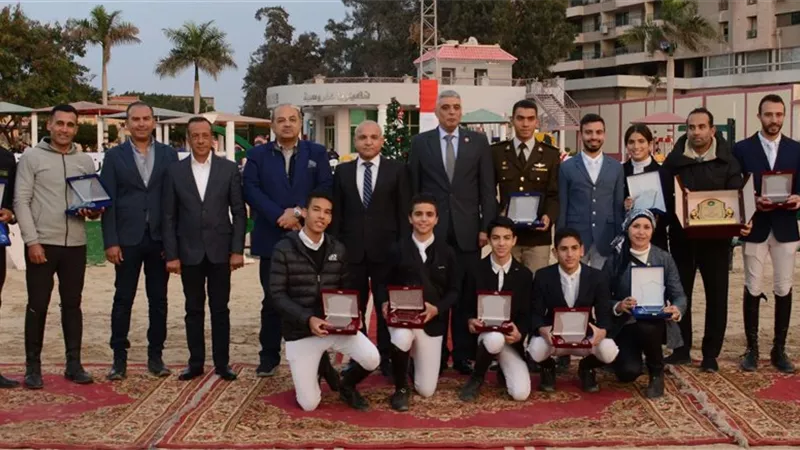 القوات المسلحة تنظم بطولة الجمهورية لقفز الموانع بنادى الفروسية| صور