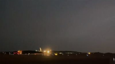 هبوط اضطراري لطائرة نائب الرئيس الأمريكي.. شاهد