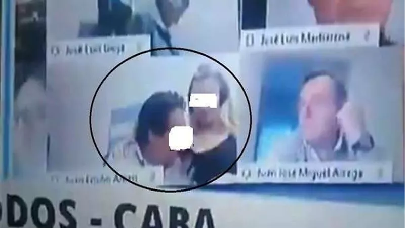عرض مشهد إباحي عبر الفيديو كونفرانس لنائب داخل البرلمان الأرجنتيني
