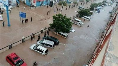 فتح طريقين رئيسين بمدينة نخل في وسط سيناء بعد انحسار السيول