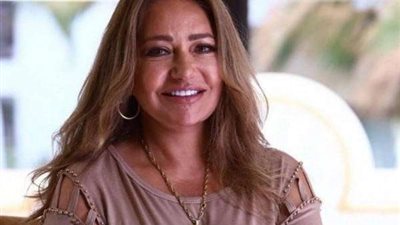 ليلى علوي تنشر صورة جديدة مع الفنان أحمد السقا