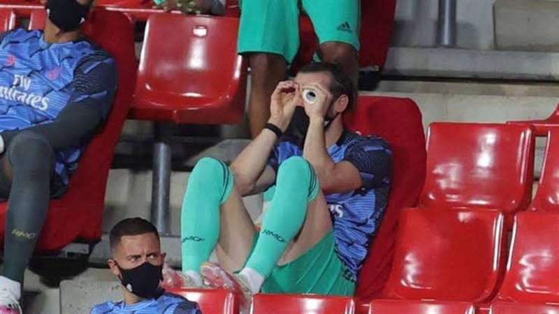 جاريث بيل من المدرجات