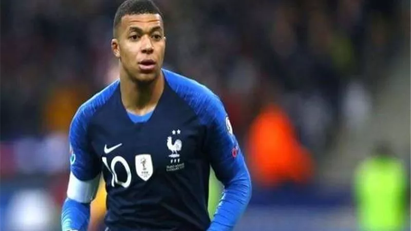 بسبب خطاب نهائي كأس العالم.. هل يغير منتخب فرنسا نظام شارة القيادة من أجل مبابي؟