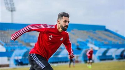 عبد الله السعيد يتسبب في خسائر مالية للنادي الأهلي
