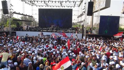 مصر اليوم في عيد.. أحمد جمال يحيي احتفال نصر أكتوبر المجيد أمام المنصة (صور)