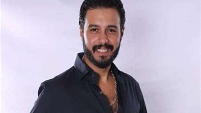 حاتم ستين: 