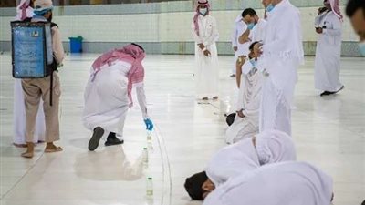 شاهد .. توافد 1000 معتمر على بيت الله الحرام
