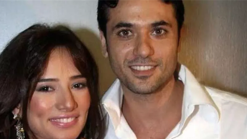 شاهد.. زينة تنشر صورة طفليها لأول مرة