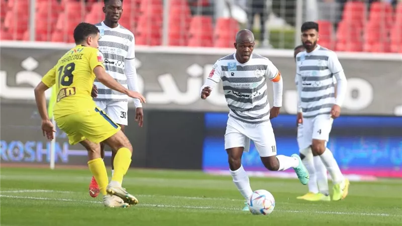 الدوري السعودي.. التعاون يتعادل مع الطائي في الشوط الأول بهدف لهدف