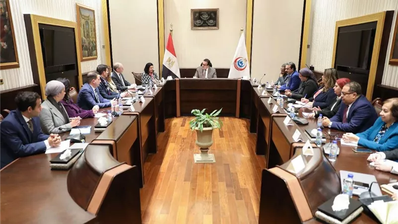 وزير الصحة يبحث التعاون لتطوير منظومة إنتاج الأدوية واللقاحات